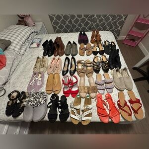 8-8 1/2 sizes in women’s shoes. Ask to see any up close! Ask for prices!